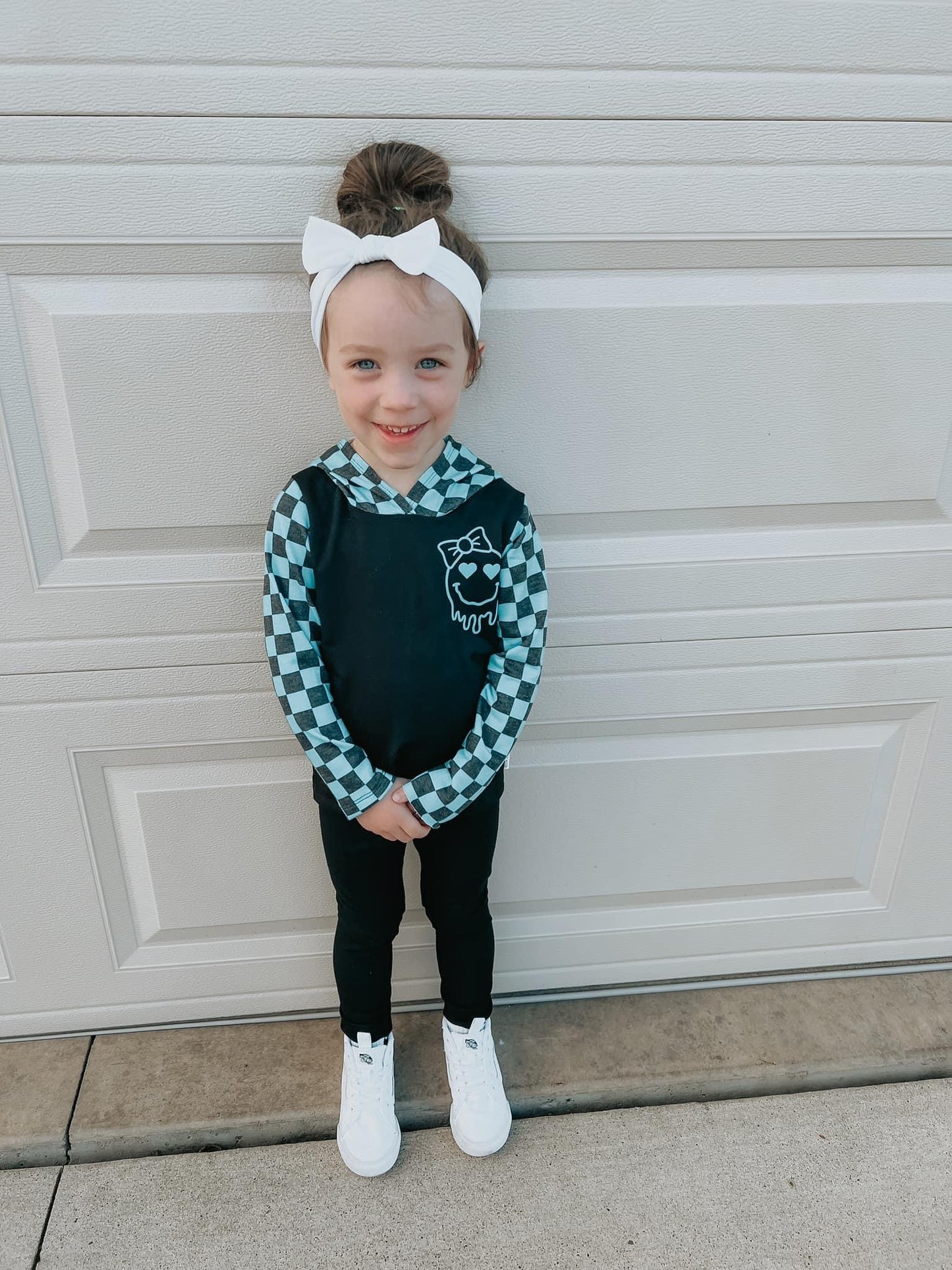 Drop Smiley Checks with Bow