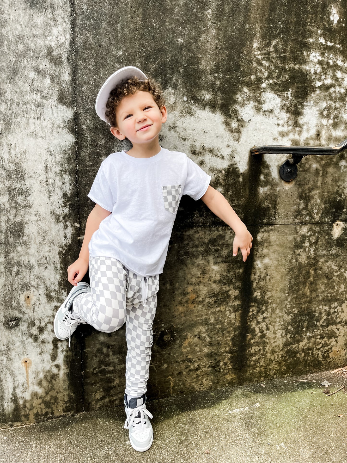 Raw edge check pocket tee